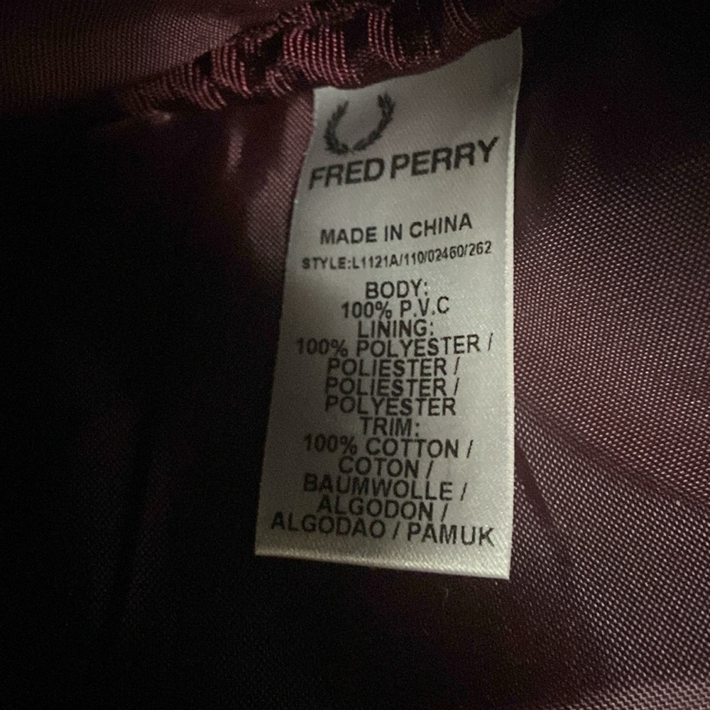 Fred Perry Stylish Burgundy and Light Blue Men's Duffel Bag - Picture 13 of 13